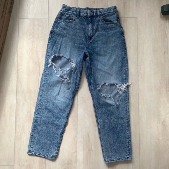 American Eagle Curvy Mom Jeans‎ Women’s Size 6 US Blue Denim High Waisted Ripped - Picture 3 of 10